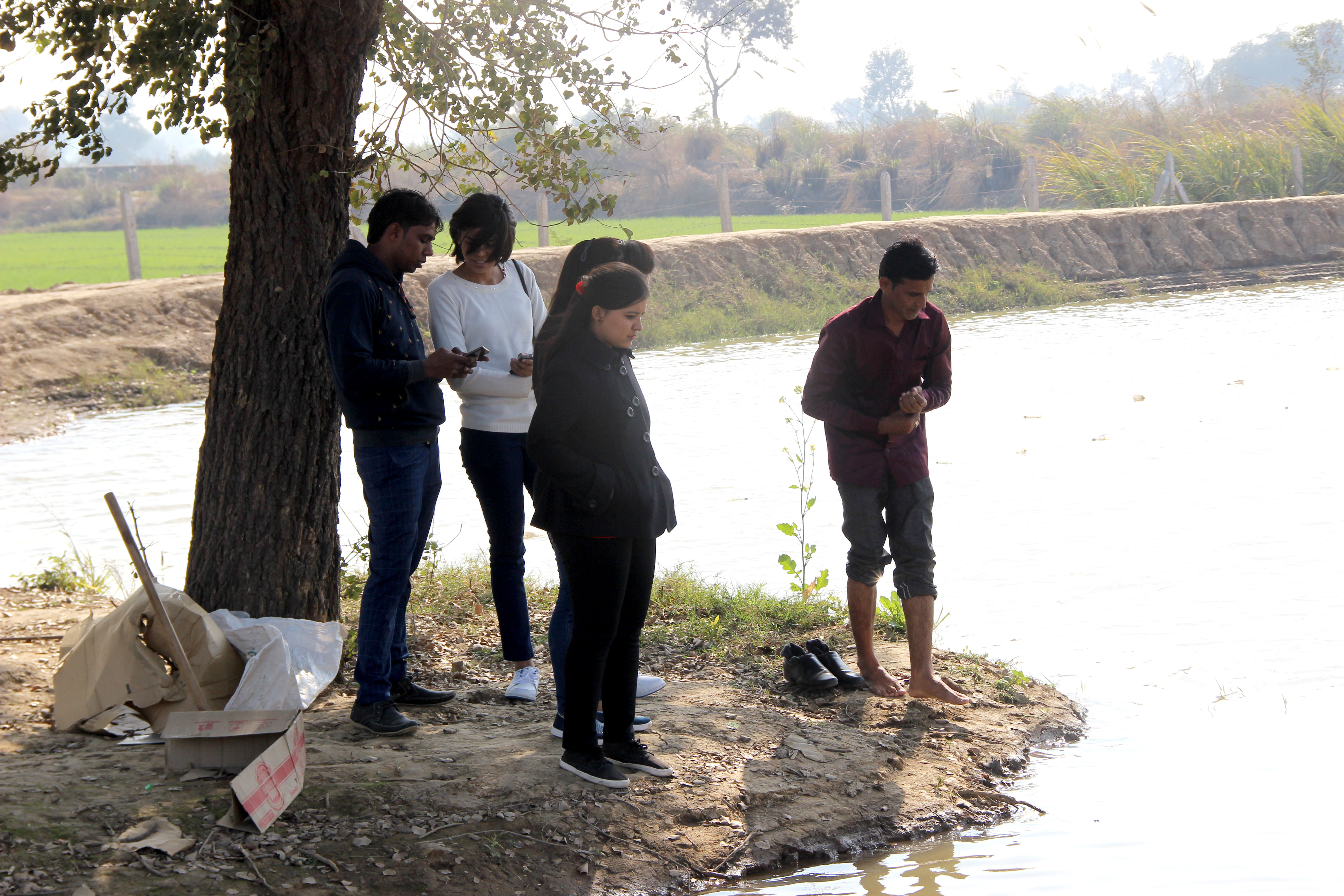 Krishi Jagran team interacting with pearl farmer cum trainer : Ashok Manwani.