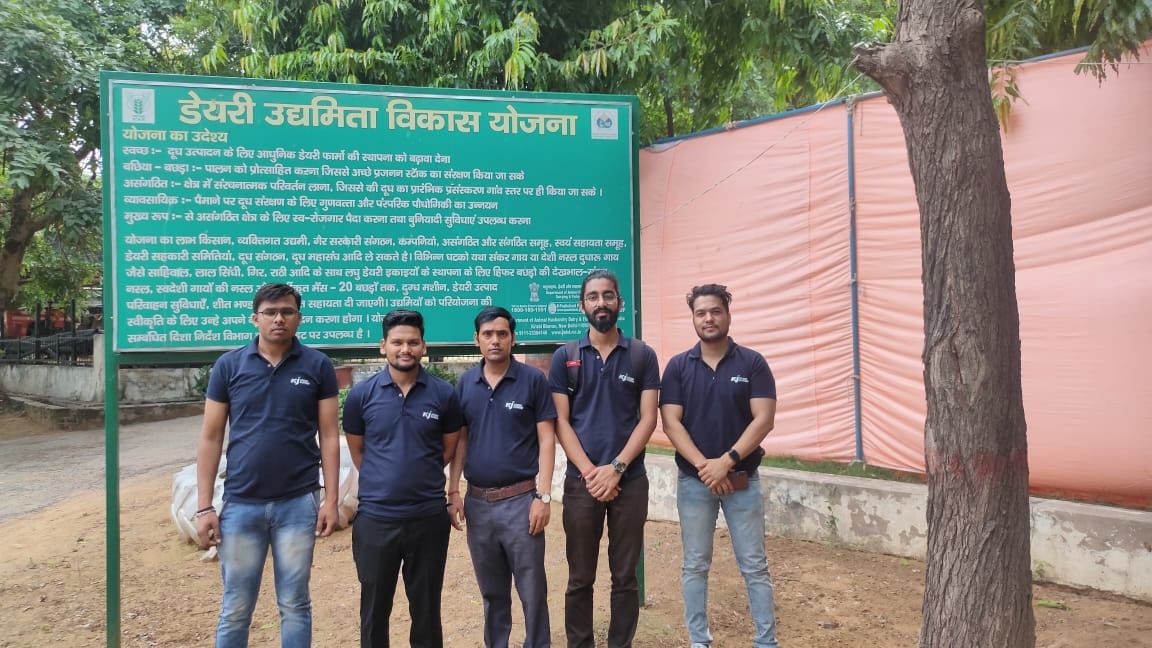 DR PK Pant, COO, Krishi Jagran, who was invited as a ‘Guest Speaker’ to Jal Shakti Mela, at KVK, Shikohpur, Gurugram, was seen interacting with various visitors at the venue.