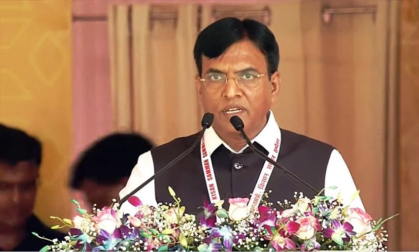 Mansukh Mandaviya, Minister of State for Chemical and Fertilizer welcomes the guests and briefs the audience about several ongoing government initiatives