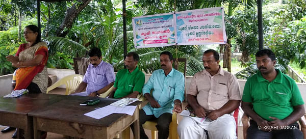 Neduvathoor KJ Kisan Club president Sri Suresh Kumar C  gave a presentation on how  Vipani( farmer’s market) at Neduvathur working successfully  and how to start  a Vipani in Mayyanad Panchayath. Shri.Prathapan , member of KJKC Neduvathur , Agriculture World Editor V.R.Ajith kumar, Krishi Jagaran  Malayalam editor Suresh Muthukulam, KJ Circulation Manager T.Arun ,Saji.R,Agricultureral Assitant ,Mayyand also spoke on the occasion.