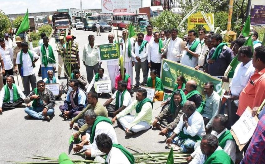 Farmers in Karnataka Stage Rasta Roko Seeking Higher FRP for Sugarcane