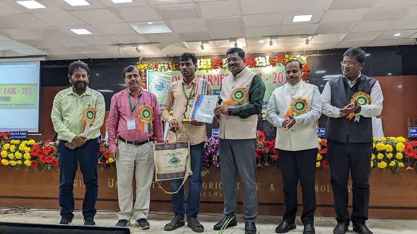 DAY 2: OUAT Farmers’ Fair 2023:  Vice Chancellor PK Roul felicitates farmers for their contributions to the agriculture sector. Here’re some glimpses..