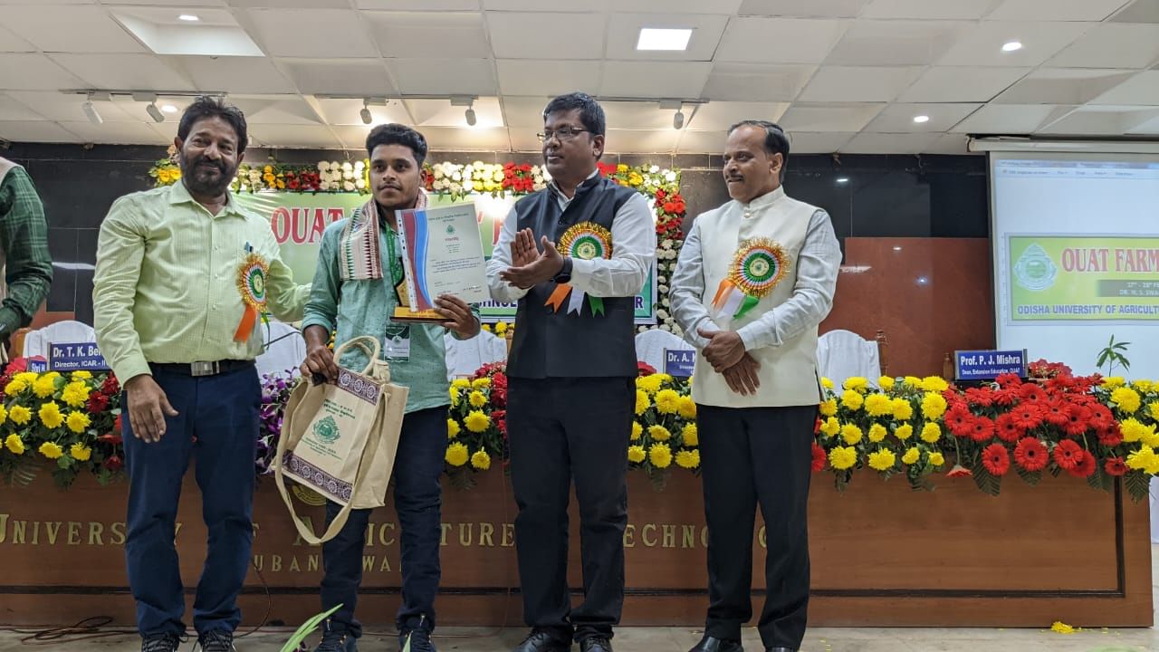 DAY 2: OUAT Farmers’ Fair 2023:  Vice Chancellor PK Roul felicitates farmers for their contributions to the agriculture sector. Here’re some glimpses..