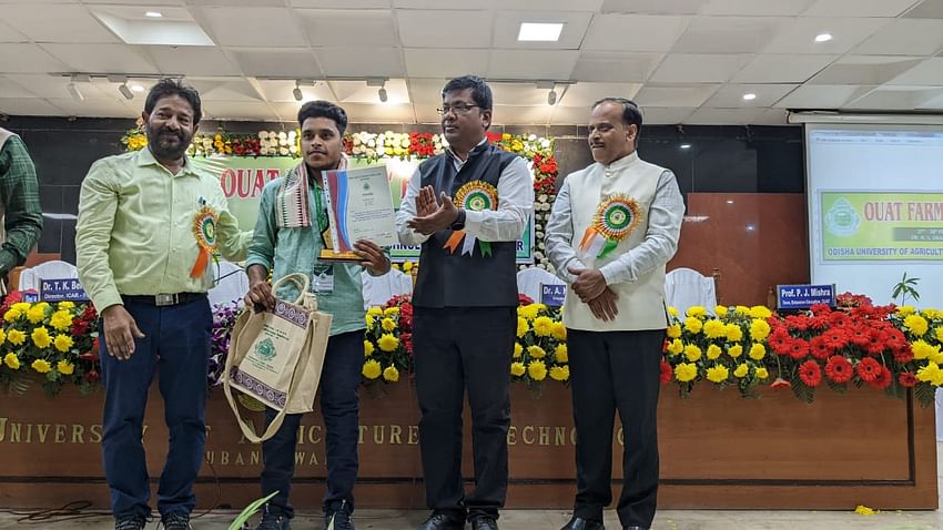 DAY 2: OUAT Farmers’ Fair 2023:  Vice Chancellor PK Roul felicitates farmers for their contributions to the agriculture sector. Here’re some glimpses..