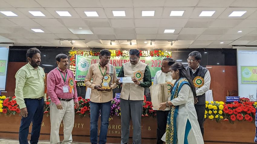 DAY 2: OUAT Farmers’ Fair 2023:  Vice Chancellor PK Roul felicitates farmers for their contributions to the agriculture sector. Here’re some glimpses..