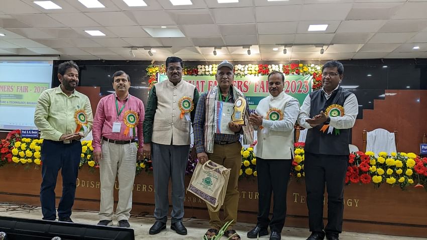 DAY 2: OUAT Farmers’ Fair 2023:  Vice Chancellor PK Roul felicitates farmers for their contributions to the agriculture sector. Here’re some glimpses..