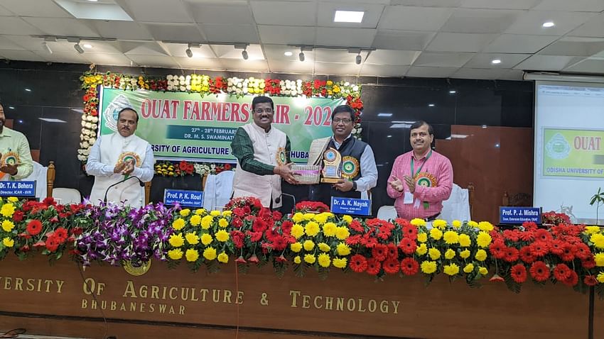 DAY 2: OUAT Farmers’ Fair 2023:  Vice Chancellor PK Roul felicitates farmers for their contributions to the agriculture sector. Here’re some glimpses..