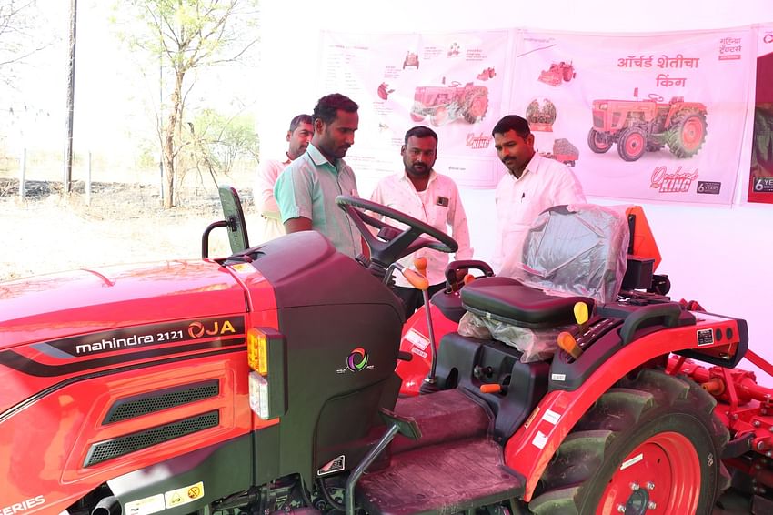 Horticulture Millionaire Farmers Honored at the 'MFOI Samridh Kisan Utsav' Held in Solapur