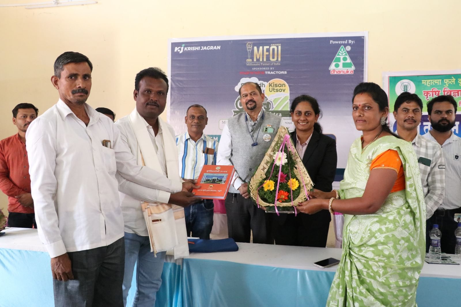 Horticulture Millionaire Farmers Honored at the 'MFOI Samridh Kisan Utsav' Held in Solapur